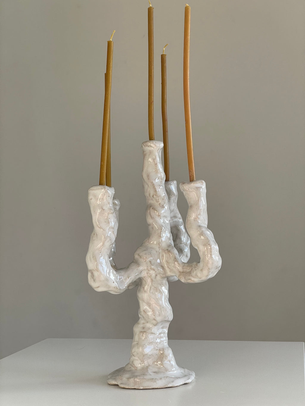 WHITE EDGY-MINIMALIST Candelabra